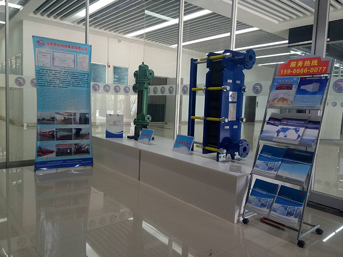 王忠林书记到安博网页版集团展位观展