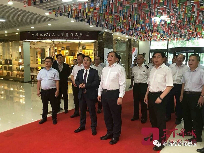 王忠林书记到安博网页版集团展位观展